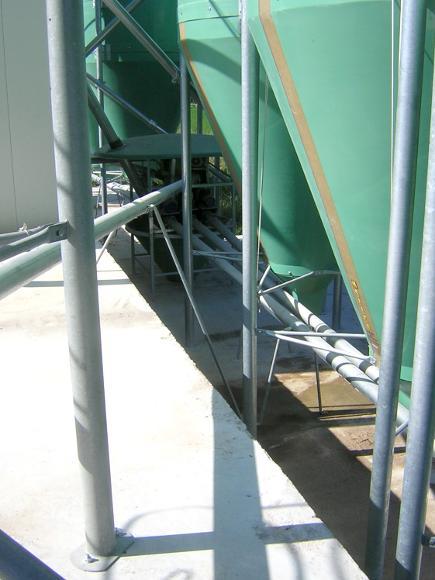 Dettaglio coclee di estrazione da impianto silos in vetroresina per mangime
